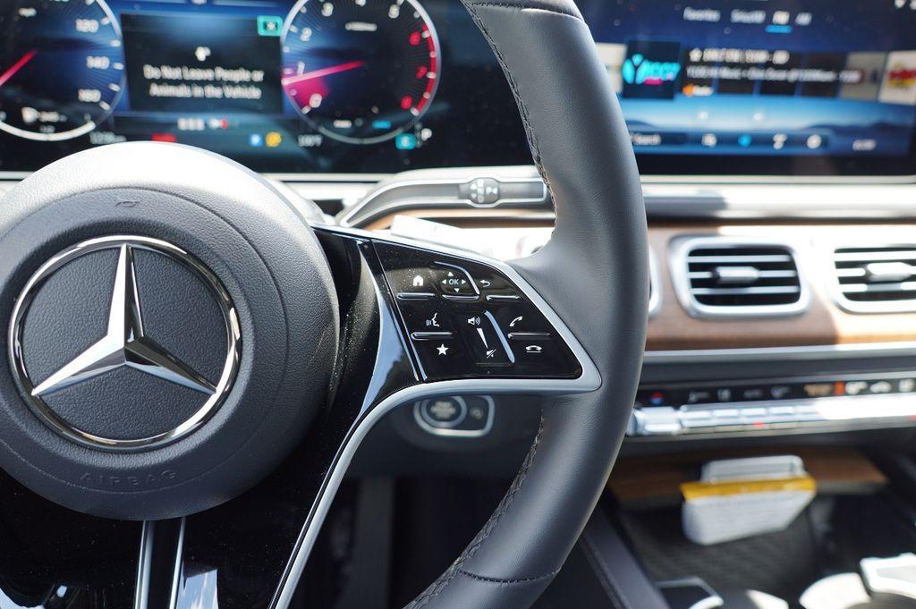 new 2025 Mercedes-Benz GLE 450 car, priced at $78,045