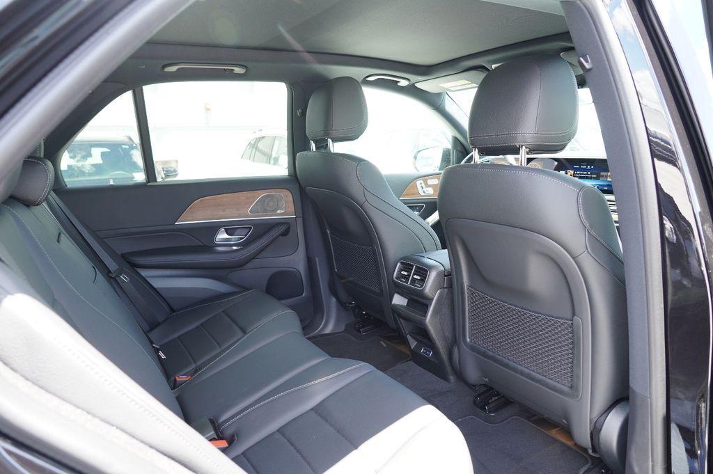 new 2025 Mercedes-Benz GLE 450 car, priced at $78,045