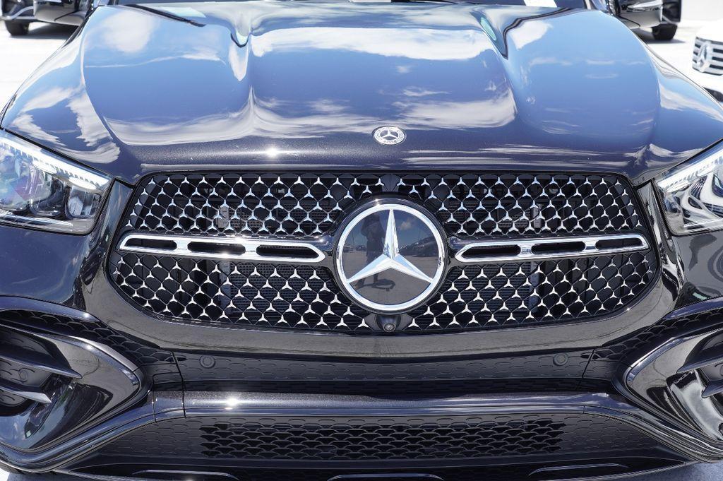 new 2025 Mercedes-Benz GLE 450 car, priced at $78,045