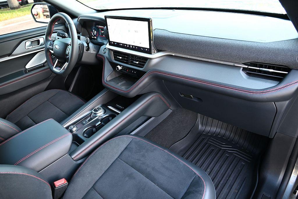used 2025 Ford Explorer car, priced at $50,163