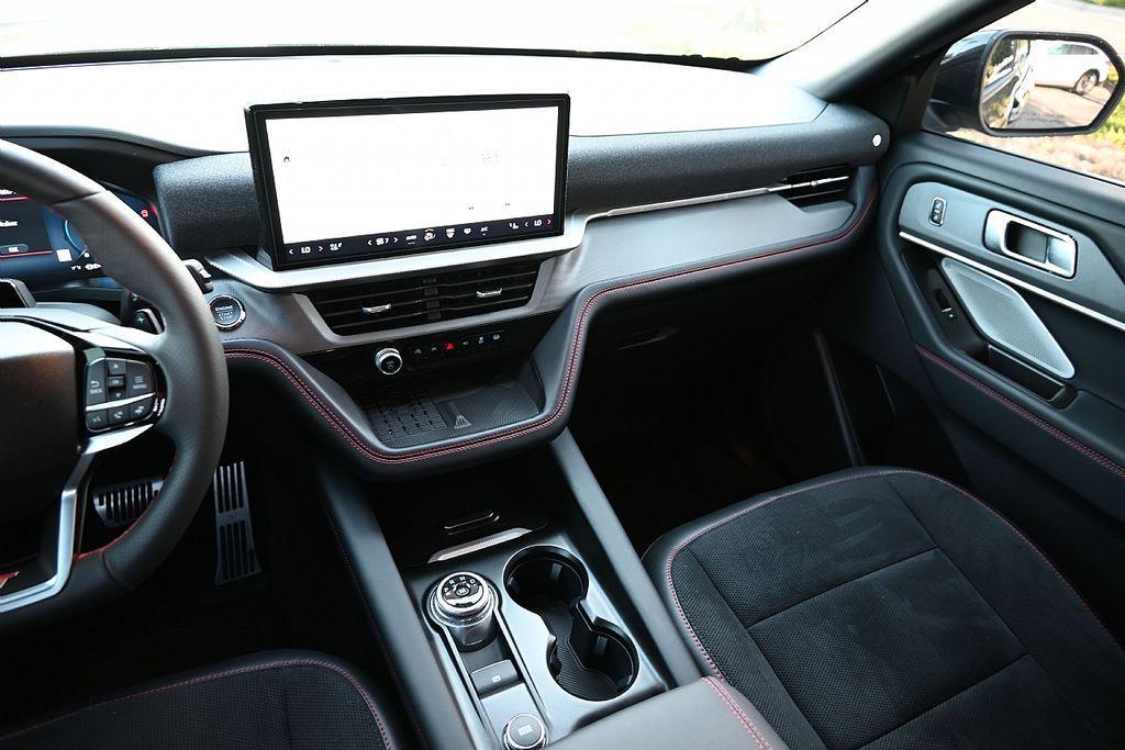 used 2025 Ford Explorer car, priced at $50,163