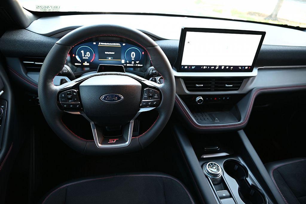 used 2025 Ford Explorer car, priced at $50,163