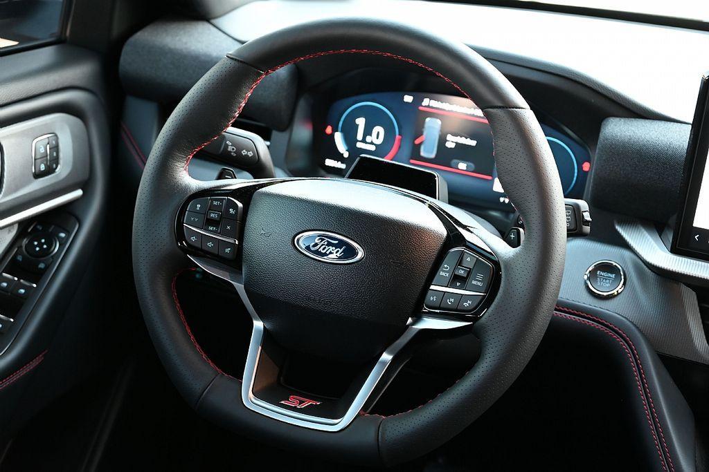 used 2025 Ford Explorer car, priced at $50,163