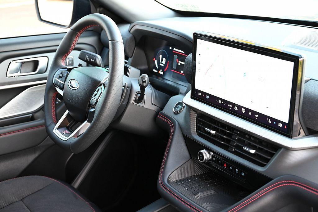 used 2025 Ford Explorer car, priced at $50,163