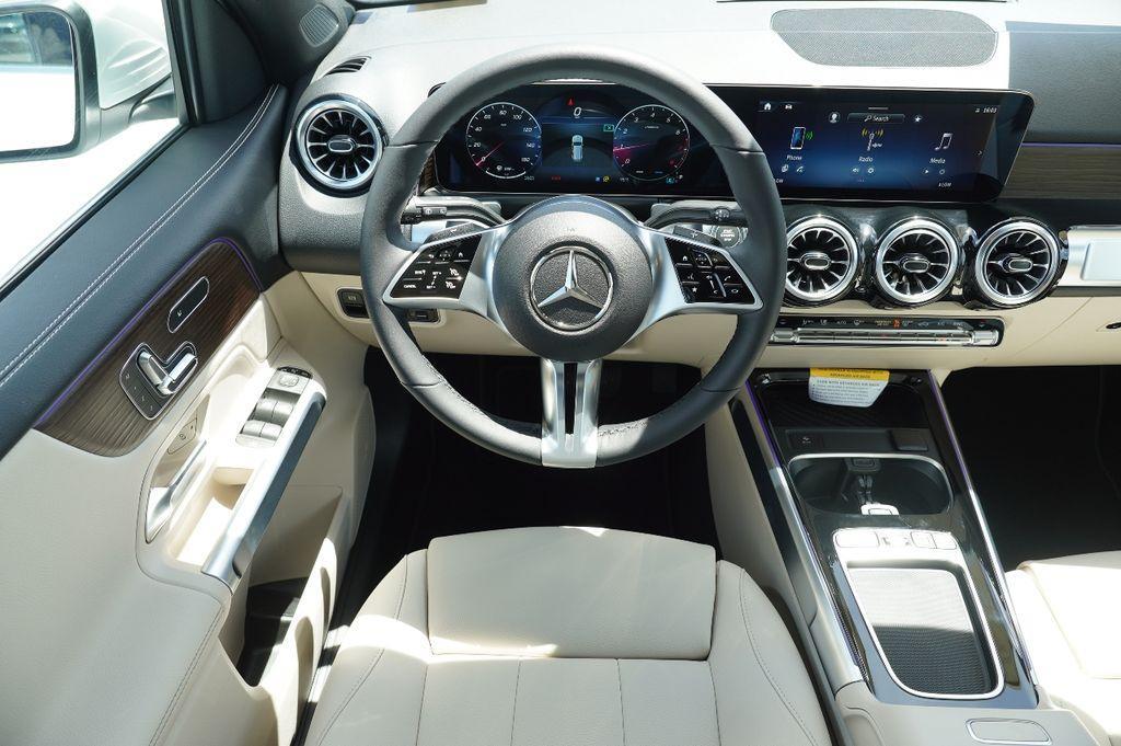 new 2025 Mercedes-Benz GLB 250 car, priced at $47,957