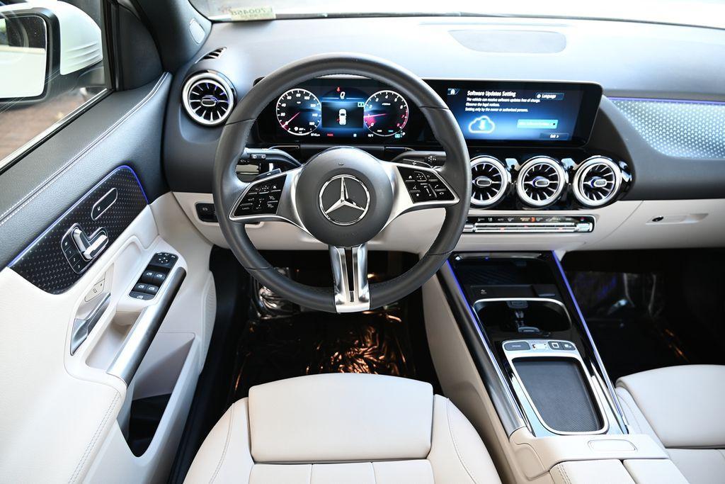 used 2025 Mercedes-Benz GLA 250 car, priced at $43,515