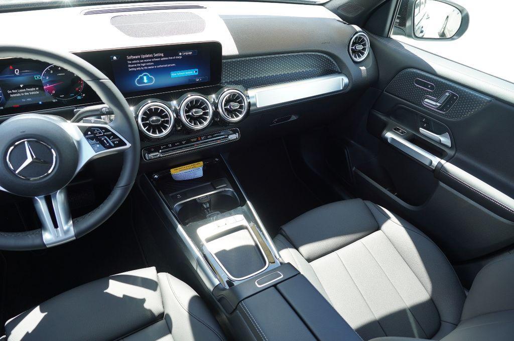 new 2026 Mercedes-Benz GLB 250 car, priced at $47,530