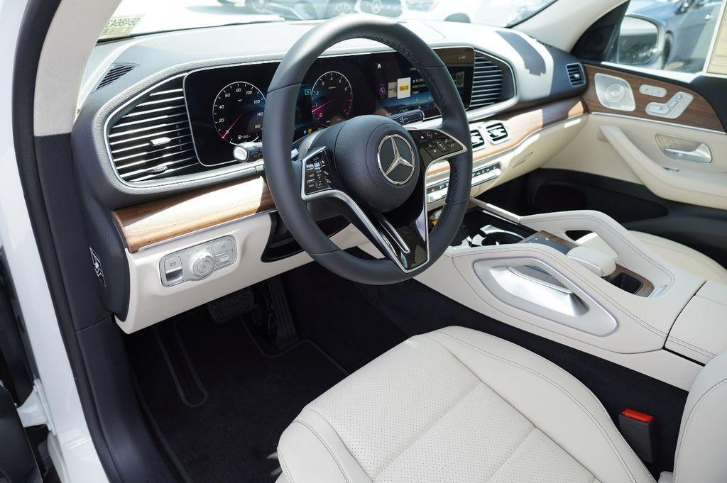new 2025 Mercedes-Benz GLE 350 car, priced at $69,063