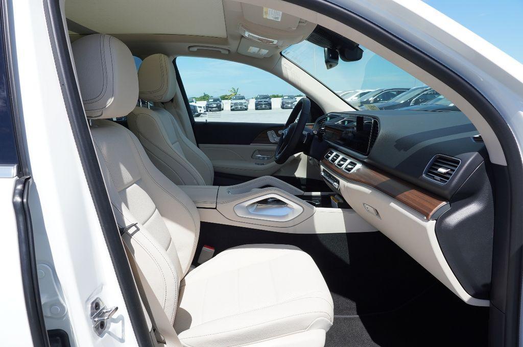 new 2025 Mercedes-Benz GLE 350 car, priced at $69,063