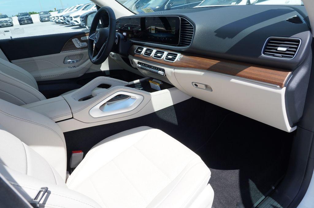 new 2025 Mercedes-Benz GLE 350 car, priced at $69,063