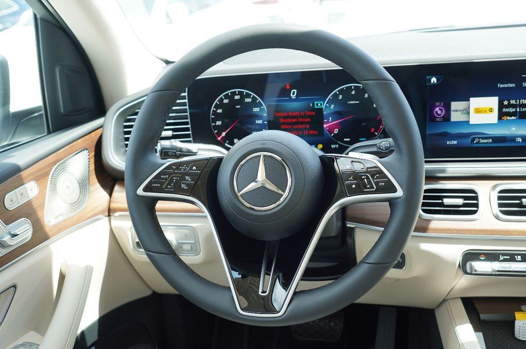 new 2025 Mercedes-Benz GLE 350 car, priced at $69,063