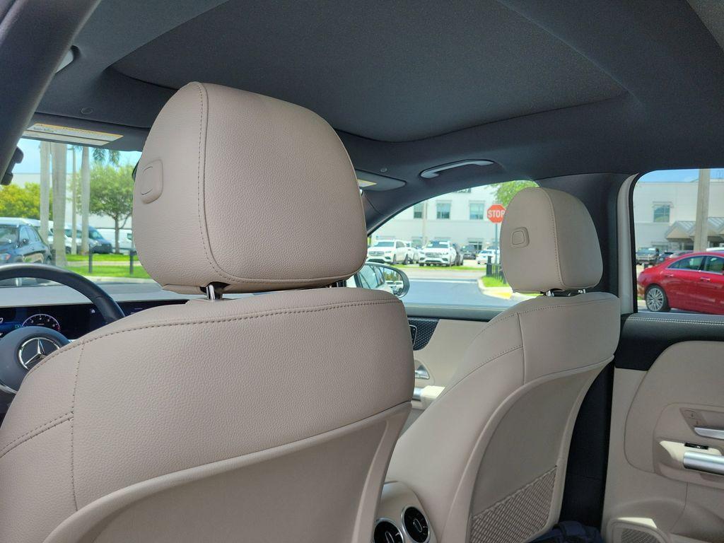 used 2025 Mercedes-Benz GLA 250 car