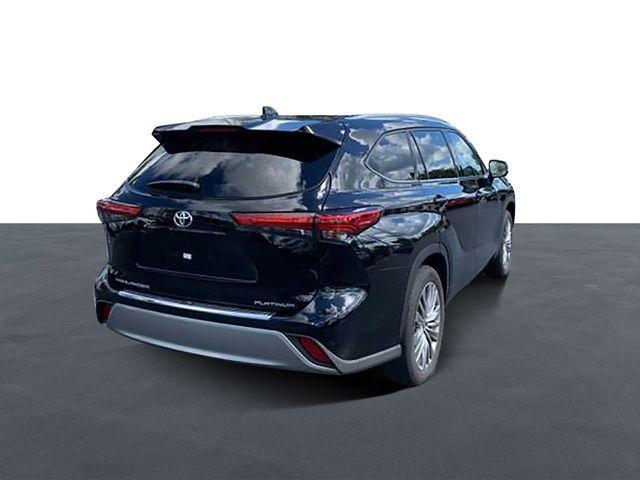 used 2022 Toyota Highlander car, priced at $36,990