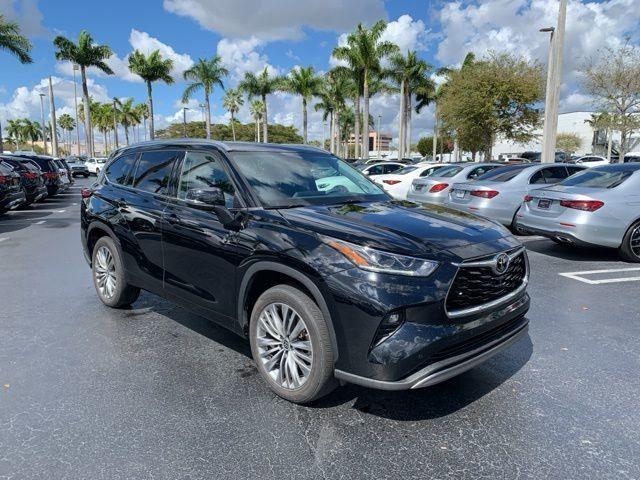 used 2022 Toyota Highlander car, priced at $36,990