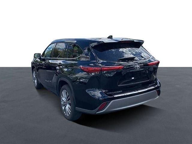 used 2022 Toyota Highlander car, priced at $36,990