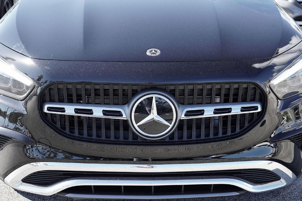 new 2026 Mercedes-Benz GLA 250 car, priced at $43,250