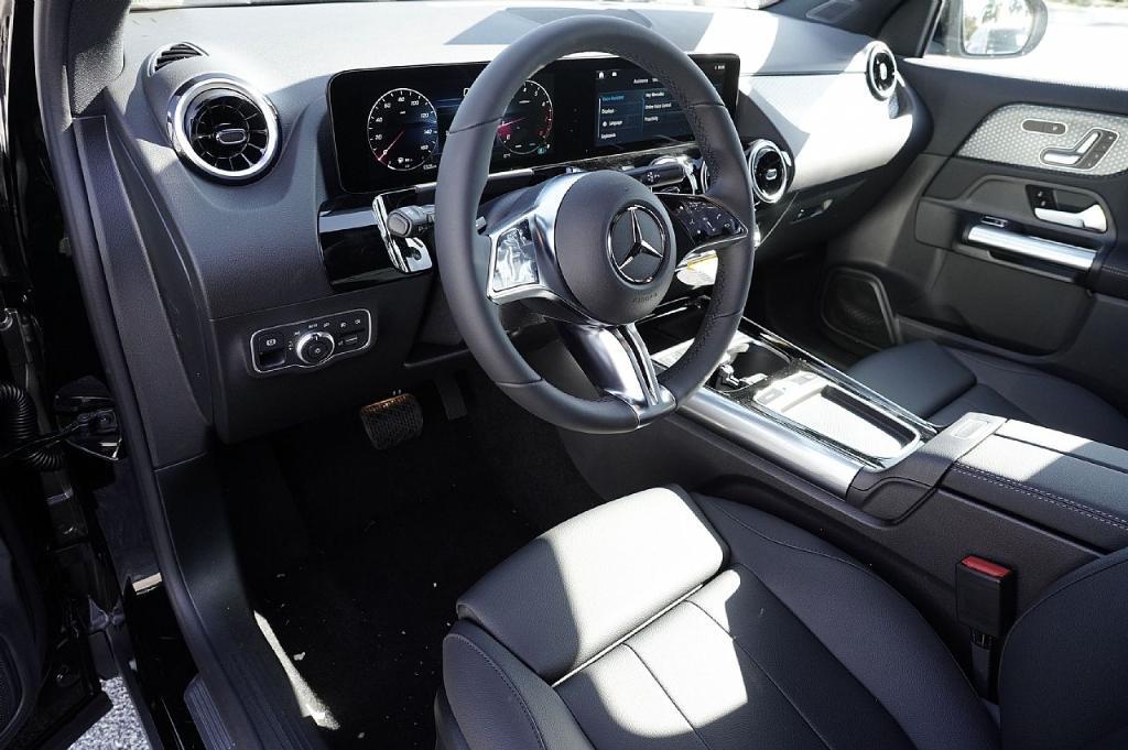 new 2026 Mercedes-Benz GLA 250 car, priced at $43,250