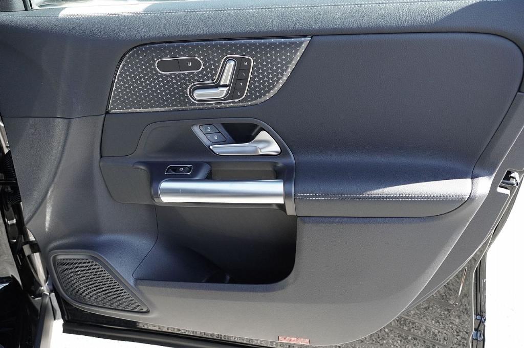 new 2026 Mercedes-Benz GLA 250 car, priced at $43,250