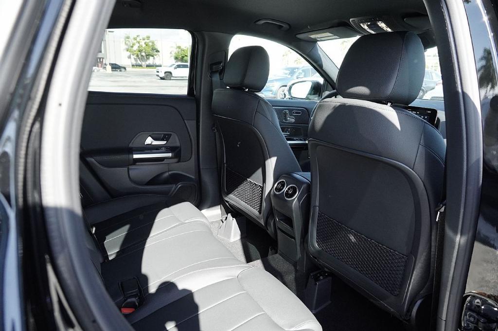 new 2026 Mercedes-Benz GLA 250 car, priced at $43,250