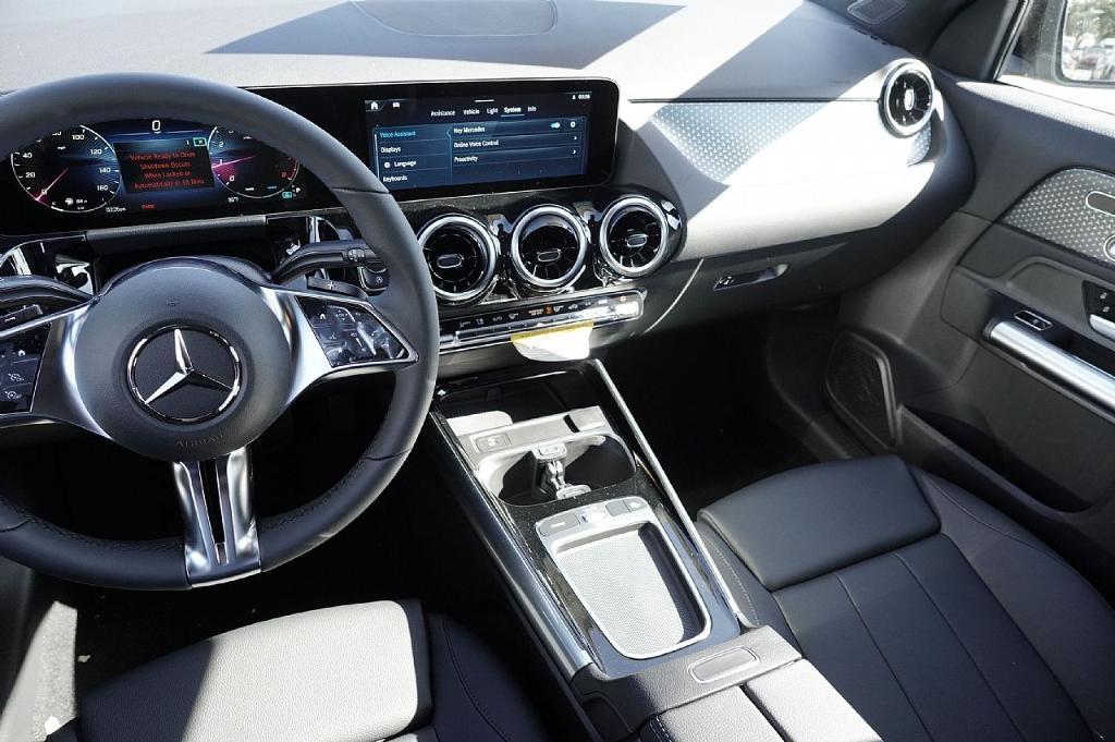 new 2026 Mercedes-Benz GLA 250 car, priced at $43,250