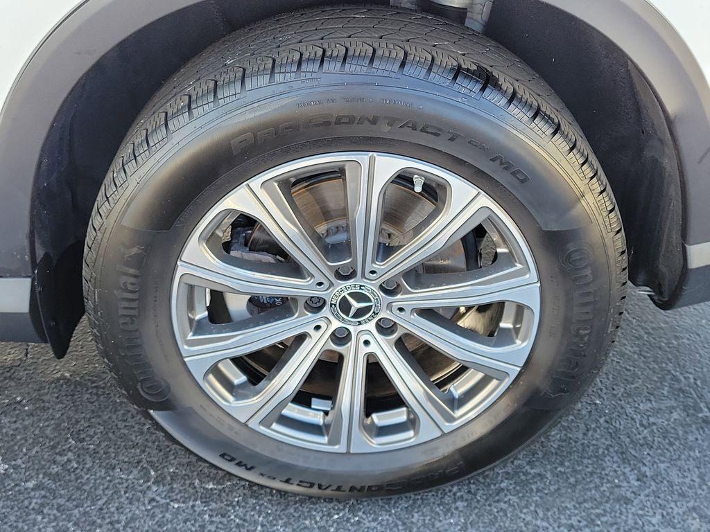 used 2024 Mercedes-Benz GLC 300 car, priced at $44,500