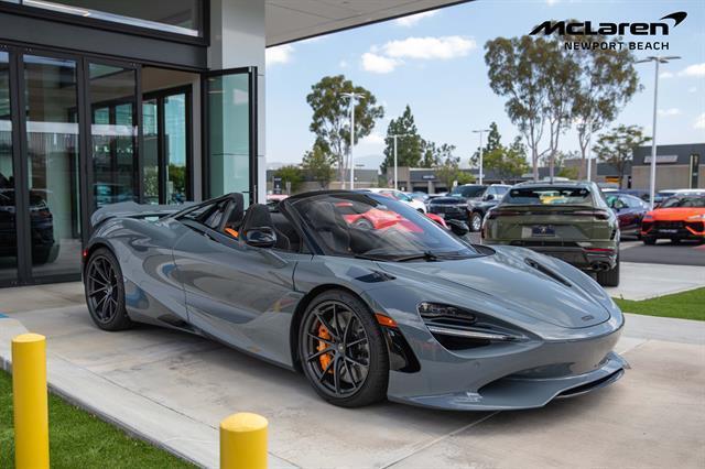 used 2025 McLaren 750S car, priced at $399,999