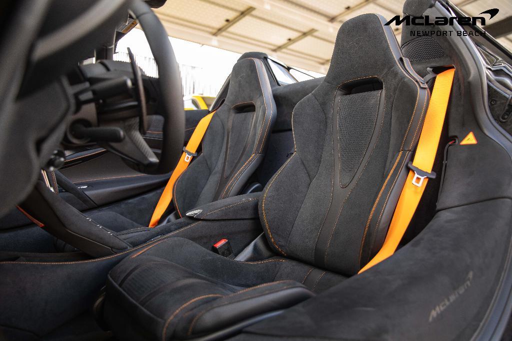 used 2025 McLaren 750S car, priced at $399,999