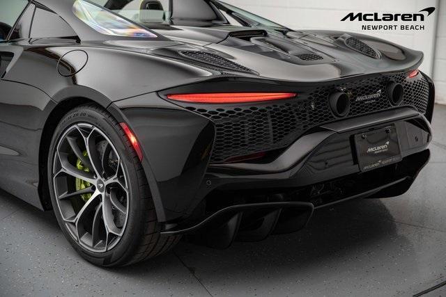 new 2025 McLaren Artura car, priced at $316,808