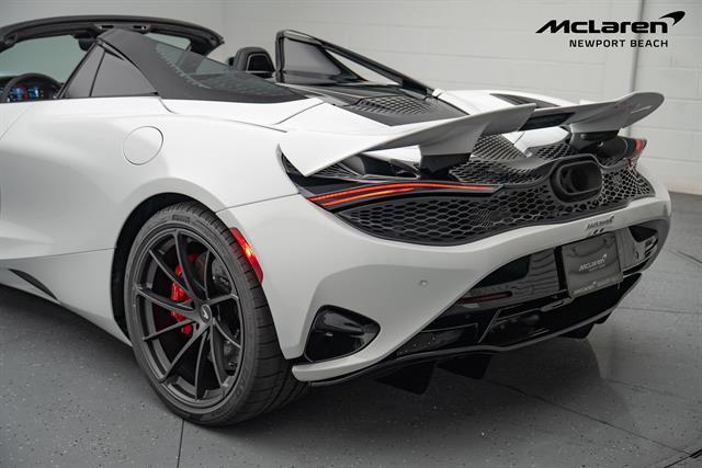 new 2026 McLaren 750S car, priced at $409,400