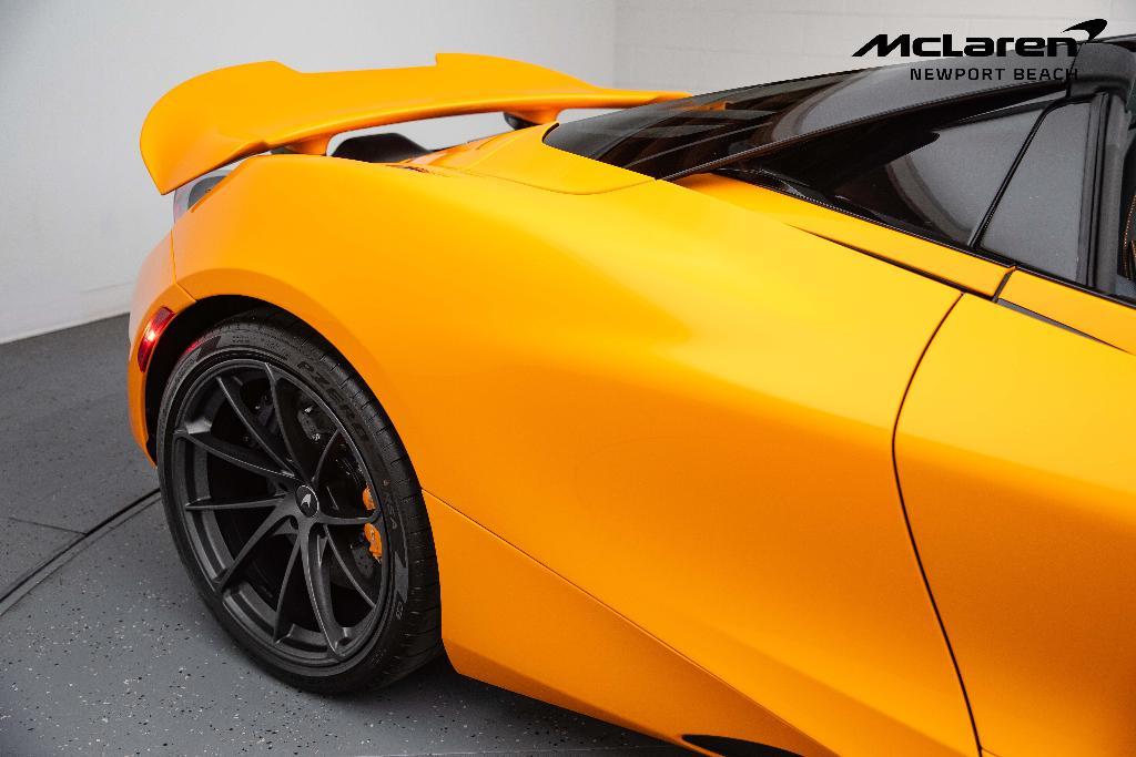 new 2025 McLaren 750S car, priced at $405,290