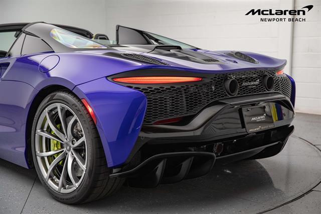 new 2025 McLaren Artura car, priced at $322,750