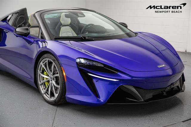 new 2025 McLaren Artura car, priced at $322,750