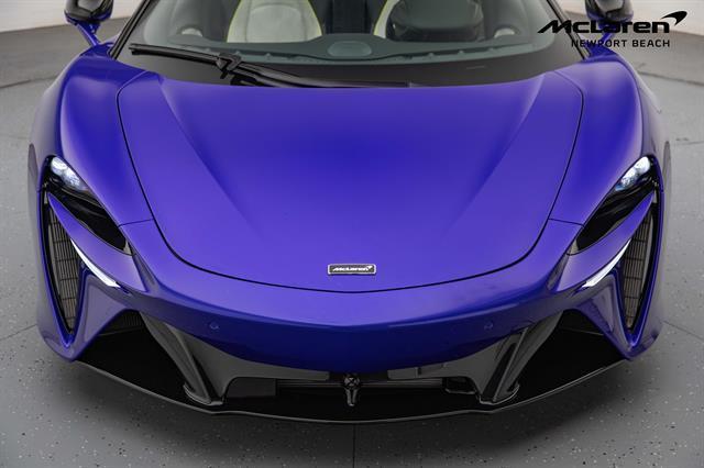 new 2025 McLaren Artura car, priced at $322,750