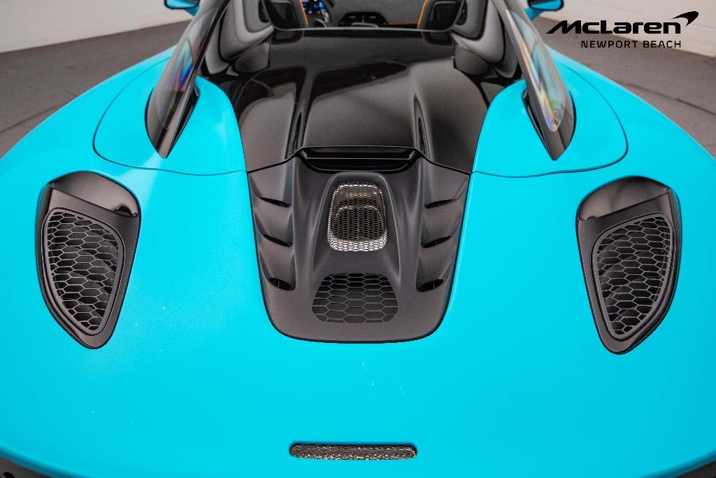 new 2025 McLaren Artura car, priced at $324,390