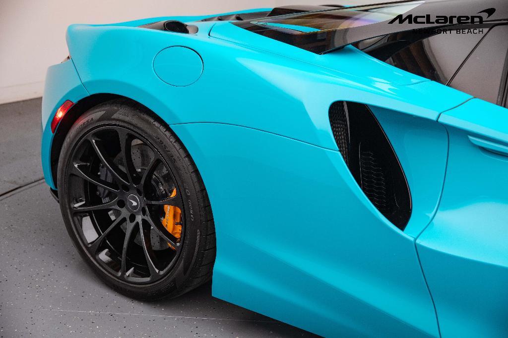 new 2025 McLaren Artura car, priced at $324,390