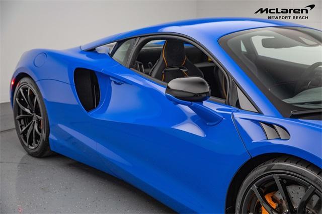 new 2025 McLaren Artura car, priced at $303,208