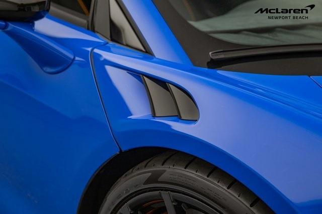 new 2025 McLaren Artura car, priced at $303,208