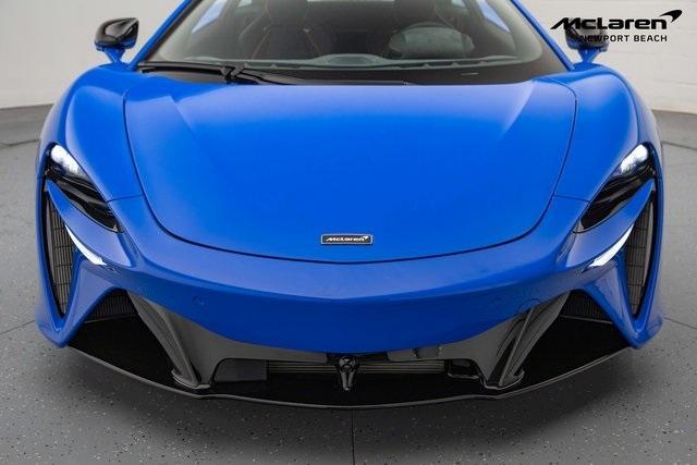 new 2025 McLaren Artura car, priced at $303,208
