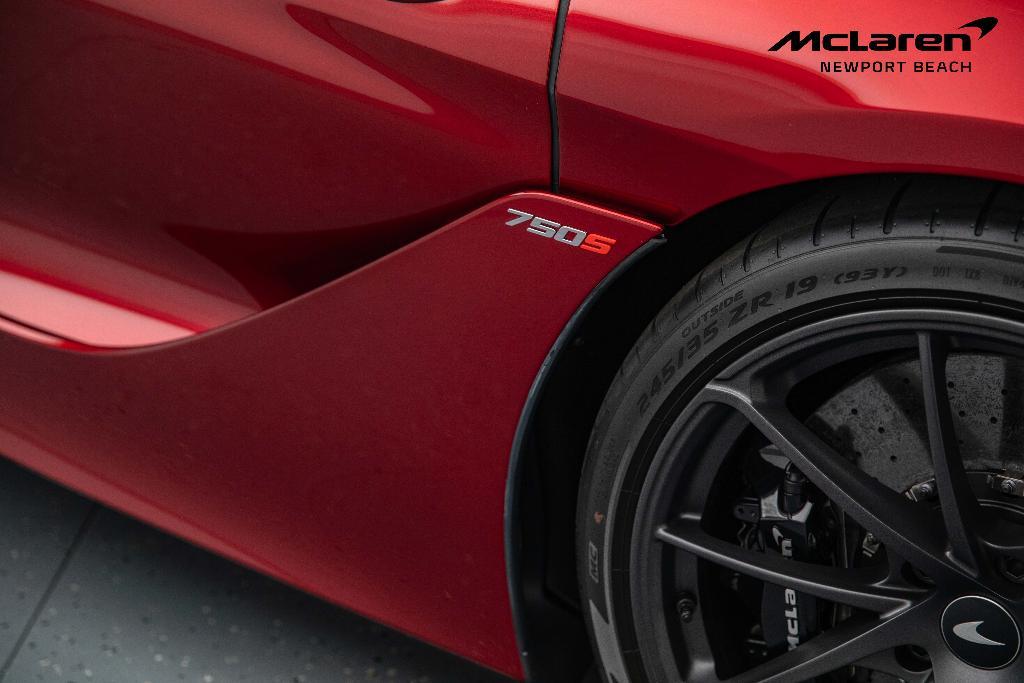 new 2025 McLaren 750S car, priced at $417,353