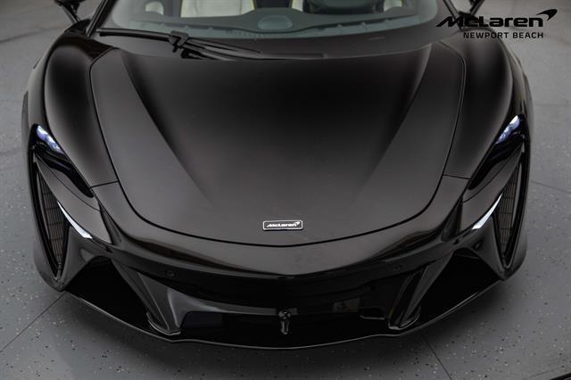 new 2025 McLaren Artura car, priced at $316,808