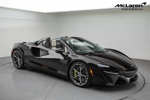 new 2025 McLaren Artura car, priced at $316,808