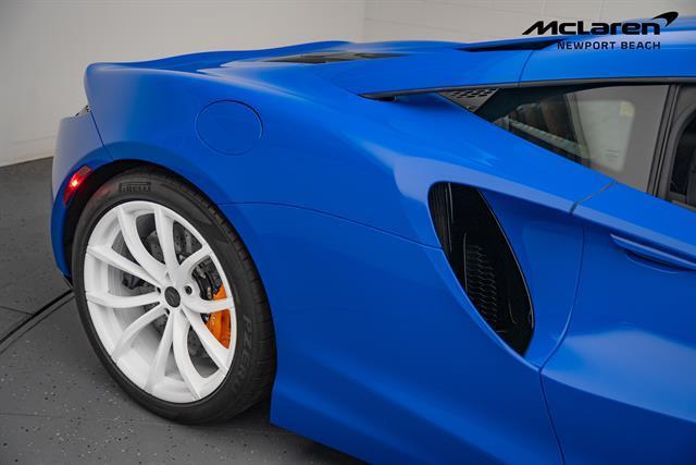 new 2025 McLaren Artura car, priced at $303,208