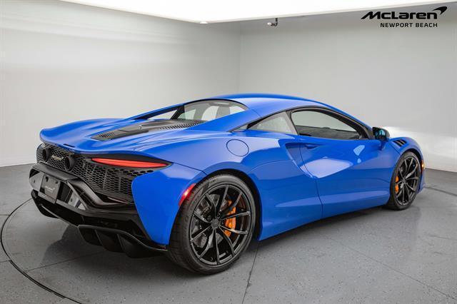 new 2025 McLaren Artura car, priced at $303,208