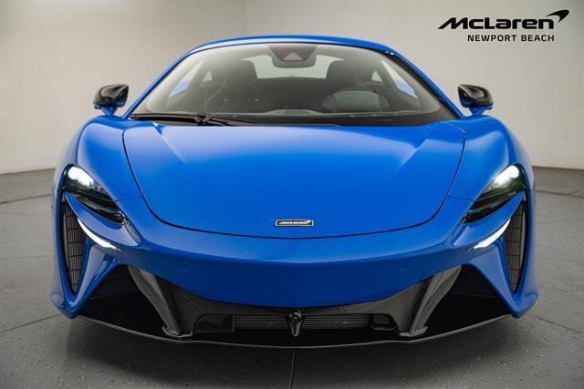 new 2025 McLaren Artura car, priced at $303,208