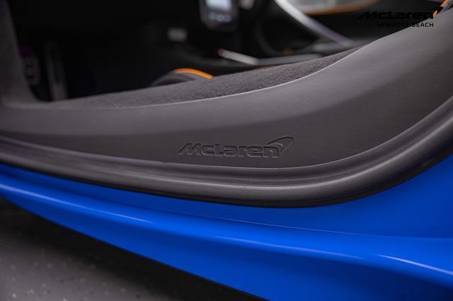 new 2025 McLaren Artura car, priced at $303,208
