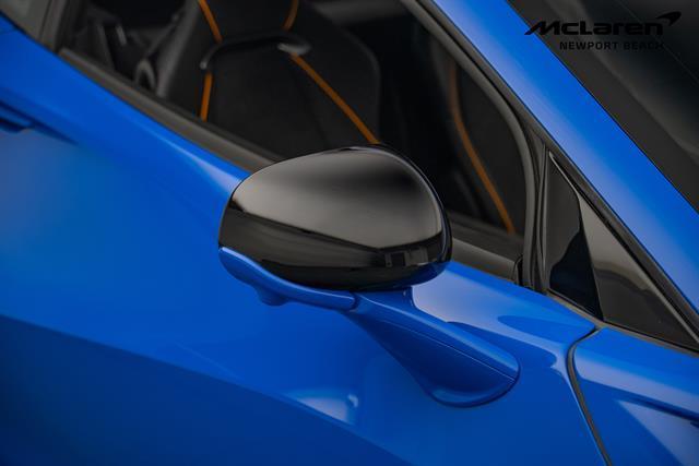 new 2025 McLaren Artura car, priced at $303,208