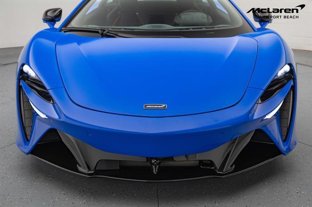 new 2025 McLaren Artura car, priced at $303,208