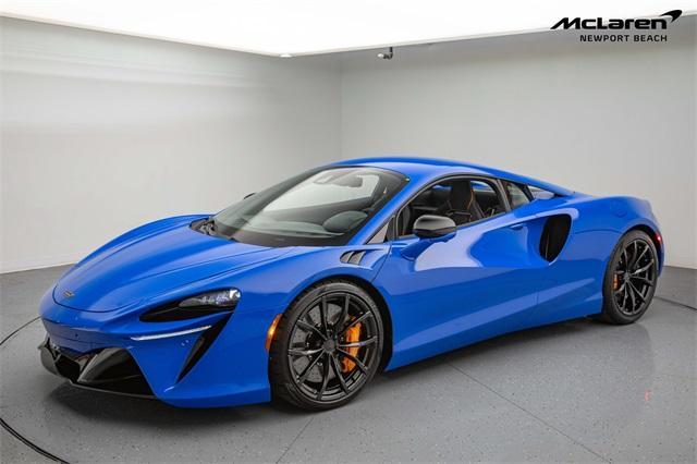 new 2025 McLaren Artura car, priced at $303,208