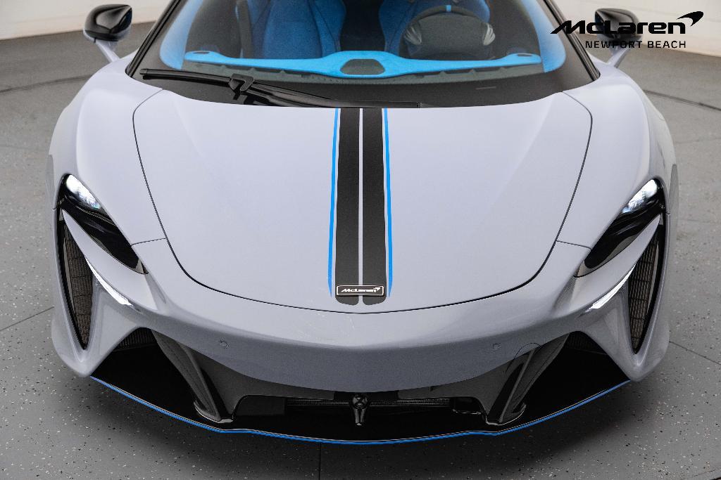 new 2025 McLaren Artura car, priced at $328,176