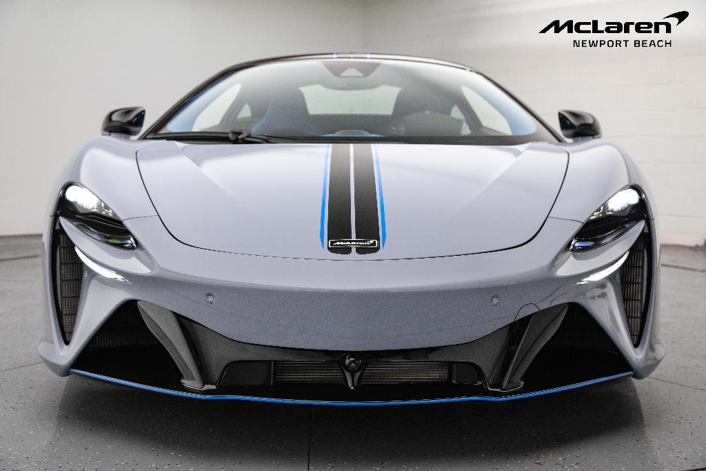 new 2025 McLaren Artura car, priced at $328,176